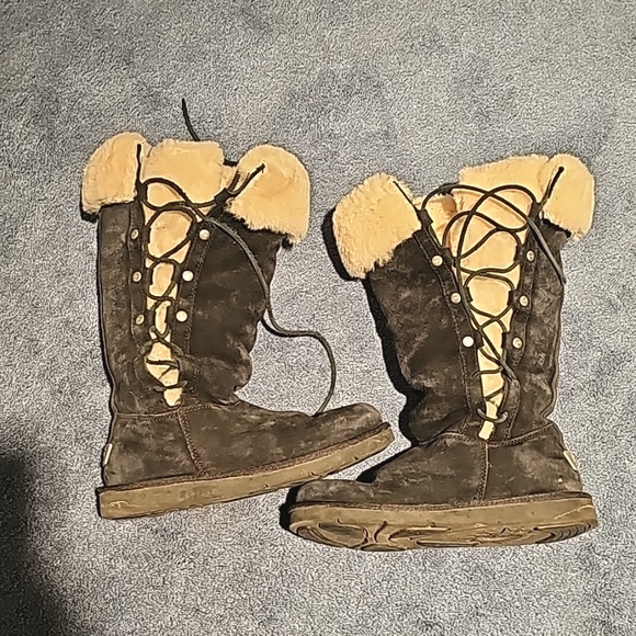 Ugg boots - Picture 1 of 4